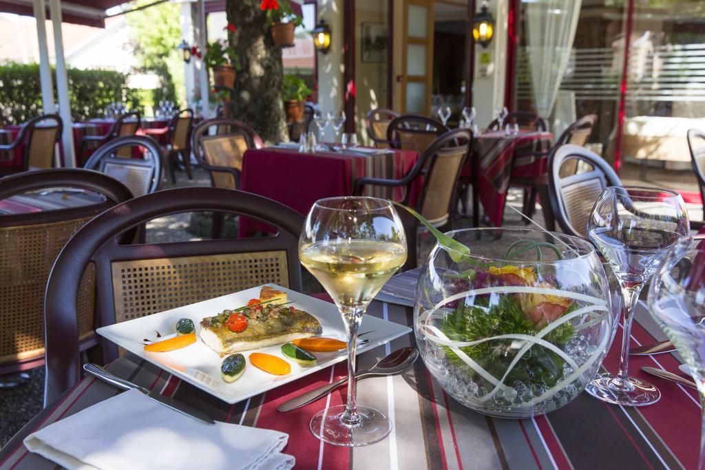 Auberge De La Terrasse Villersexel Εξωτερικό φωτογραφία