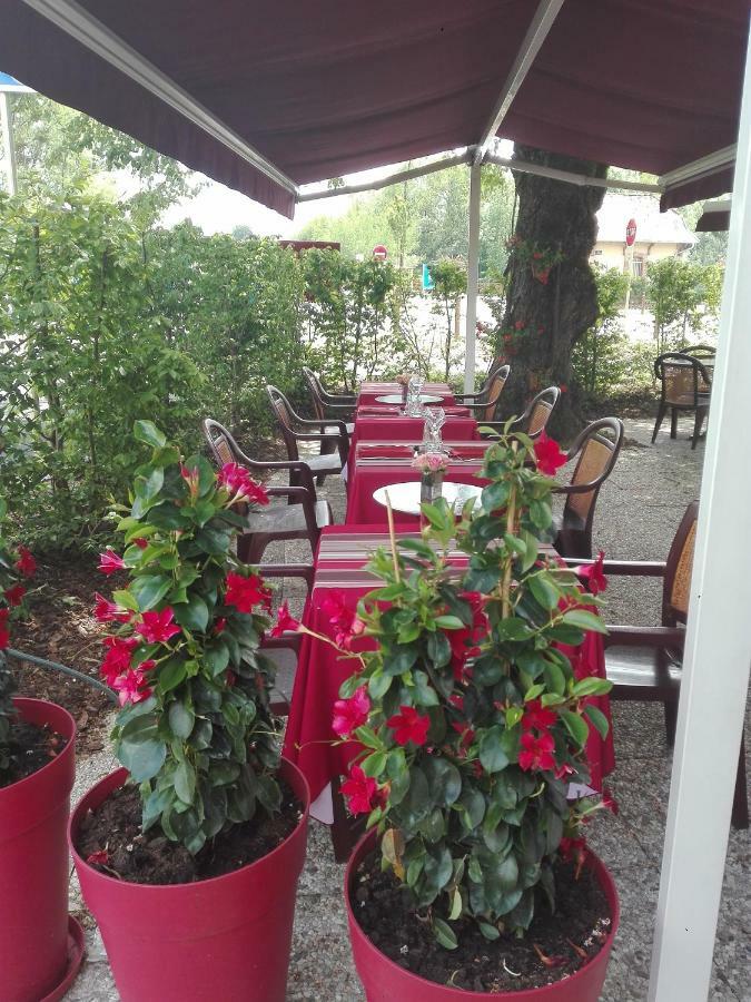 Auberge De La Terrasse Villersexel Εξωτερικό φωτογραφία
